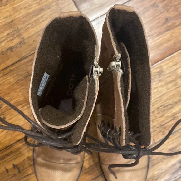 Women’s Tan lace up boots - Picture 8 of 11